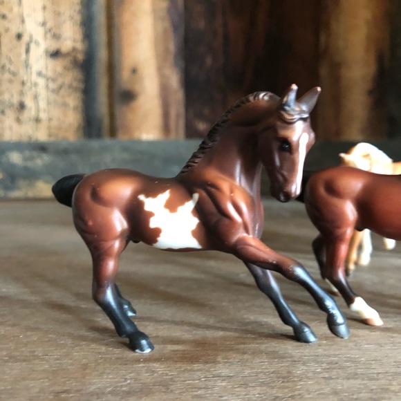 Group of mini Breyer horses - Picture 5 of 7